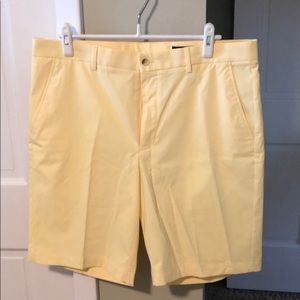 Men’s Greg Norman golf shorts